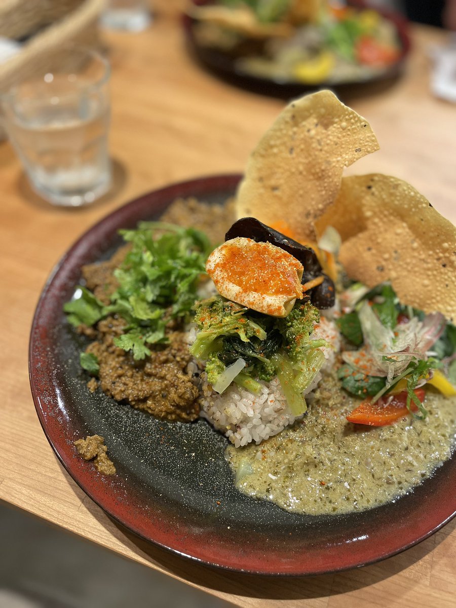 3331_commandA's tweet photo. 【カフェ&amp;クラフトフーズ】
1F「マリシャック」では、カレーやガレット、お刺身定食などのお食事から、コーヒー、自家製チャイなども！素材からこだわり抜いたランチやディナーをお楽しみいただけます。
※カフェは11:00-22:00まで営業しております。 https://t.co/ihG0Lc6drZ