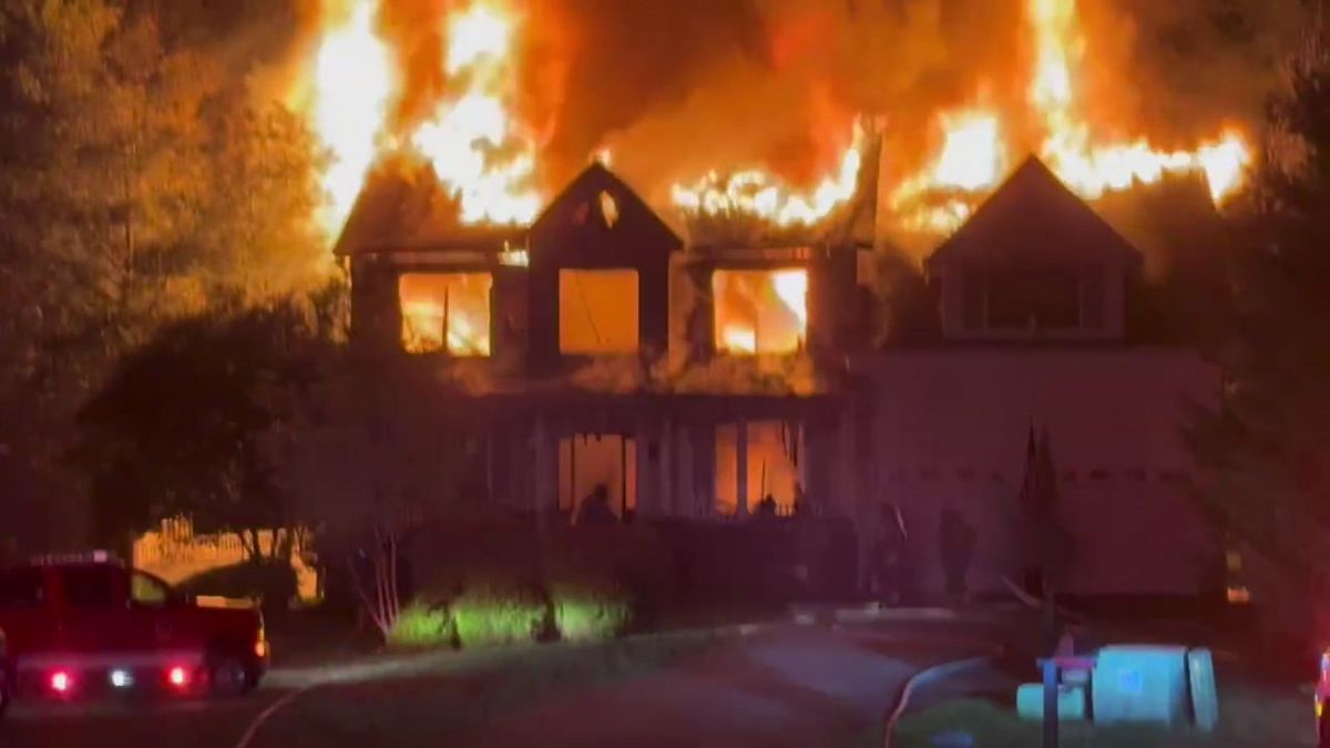 FOX2News's tweet photo. A Maryland father died Sunday night after running into his burning St. Mary's County home to rescue his 10-year-old son—unaware that the child had already escaped the fireworks-sparked blaze. https://t.co/qUmhsT99T2 https://t.co/2woMBhkRED