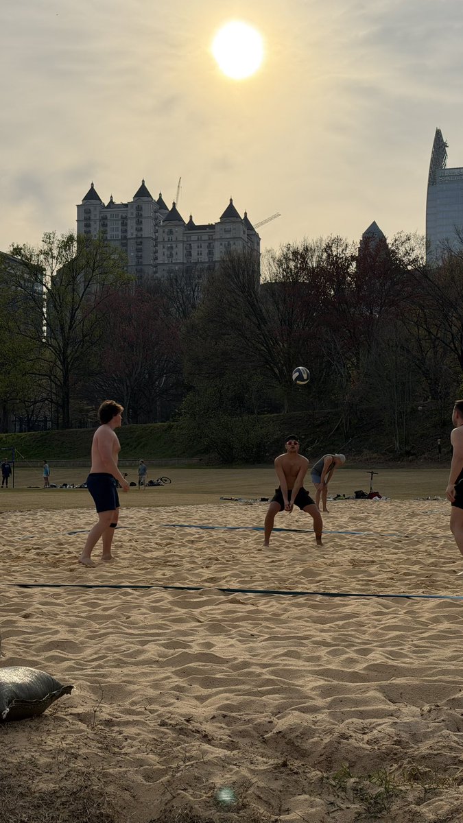 JhoanMachado08's tweet photo. Doing what I love 🏐🫶🏻 https://t.co/qqbboI4lhD