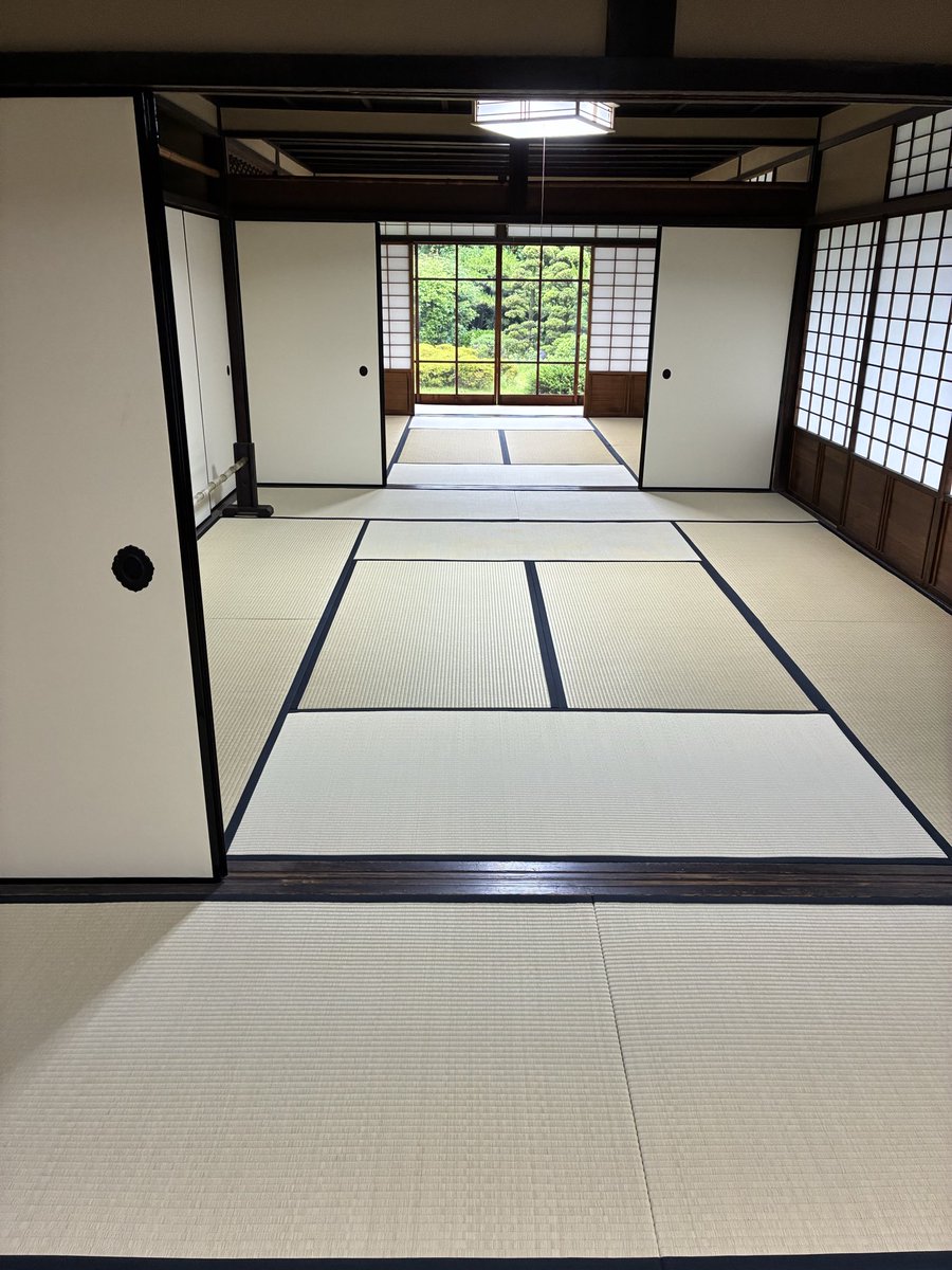 K45268470's tweet photo. 学研都市線でスルーされがちな鴻池新田駅には、この地の由来になった鴻池家の屋敷があります
フォトスポットとして、素晴らしい場所です
北新地から普通で20分くらいで、駅からすぐです。
#鴻池新田 https://t.co/3RSxDk5iqb
