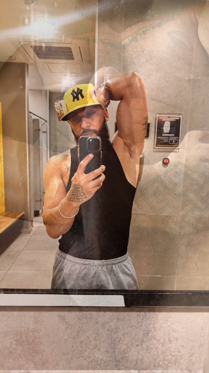 Yorbysfitness's tweet photo. 😎 https://t.co/ws3rw1yBqI