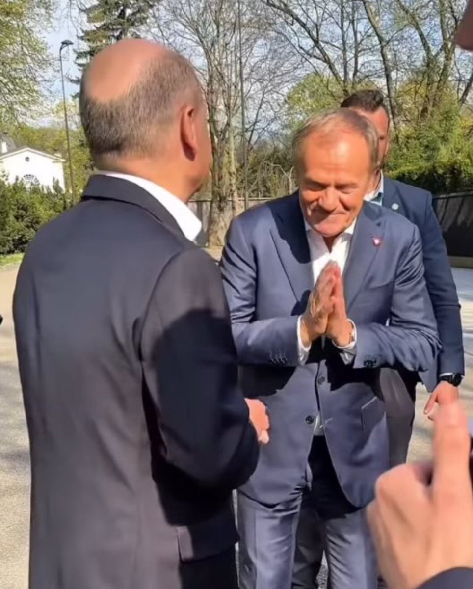 PaulDockingHere's tweet photo. @OficjalnyJK Nic nowego, 🇩🇪sługus Tusk wraz z koalicją jurgieltników w akcji. https://t.co/pF1tm7lREG