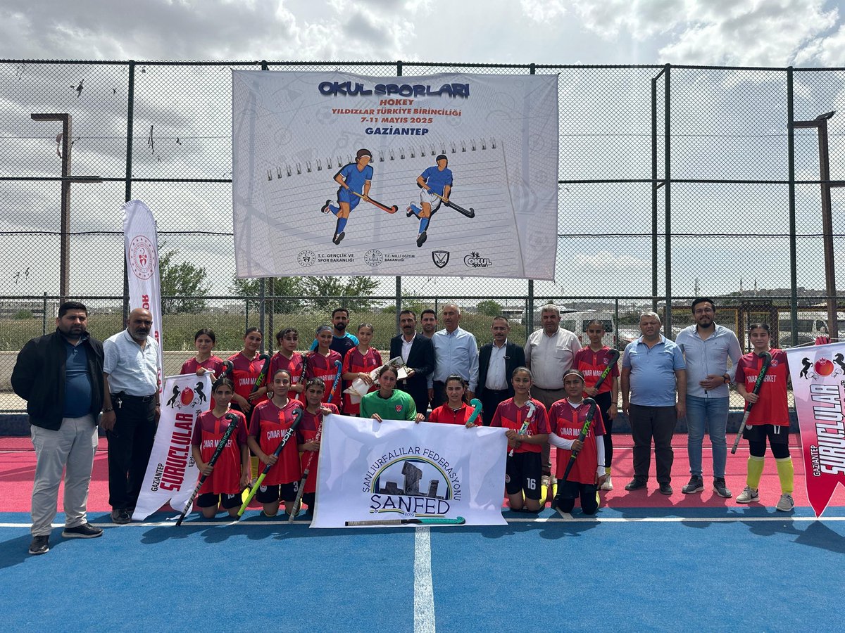imam_yildirim63's tweet photo. Hokey U16 Kızlar Avrupa Şampiyonasında attığı 16 golle Avrupa Gol Kraliçesi unvanını kazanan Suruçlu Milli Sporcumuz sevgili Şehriban Sezer’i ve kıymetli ailesini yürekten kutluyorum. 

Ayrıca sporcu kızlarımızı yetiştiren değerli Zafer hocama canı gönülden teşekkür ediyorum. https://t.co/8l2KqrTv9X