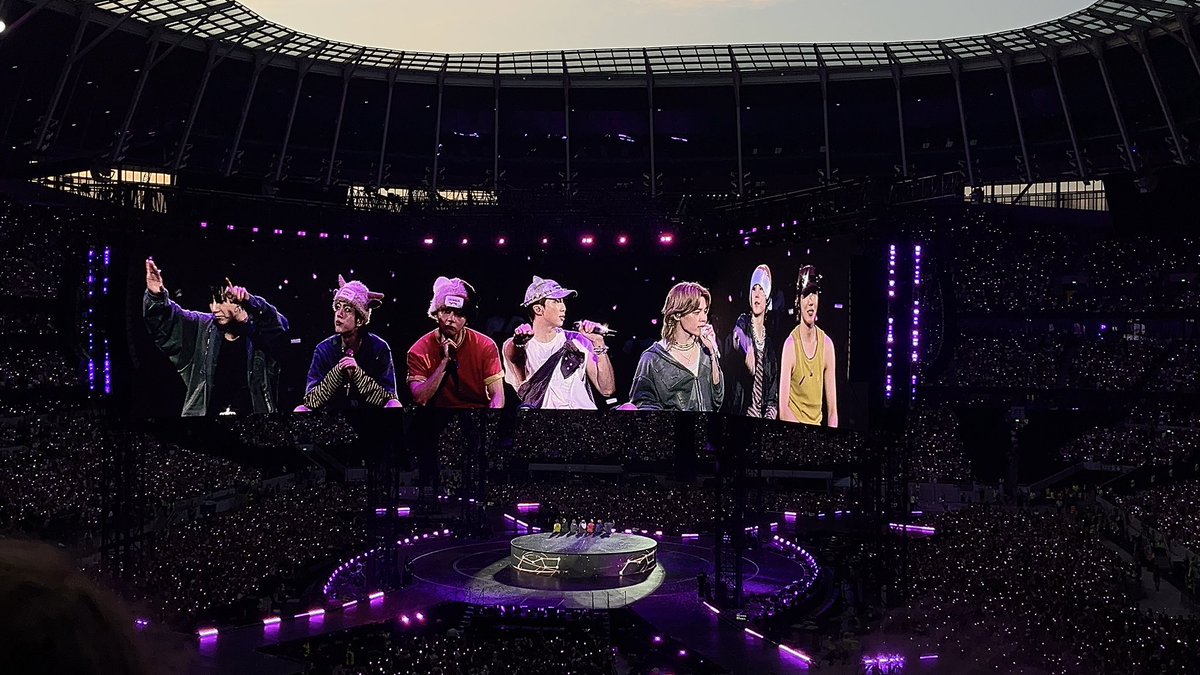 _aroarai_'s tweet photo. I was there and I never left.
#BTS_ARİRANG_LONDON #DAY_2 https://t.co/2f6ftZHRGB