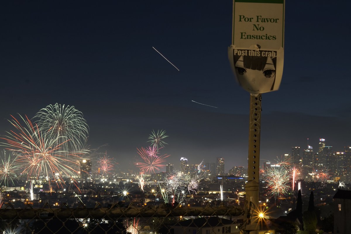mandowin's tweet photo. i also get to experience the [east] LA 4th of july fireworks for the first time, while also posting this crab. https://t.co/eObO2S26cu