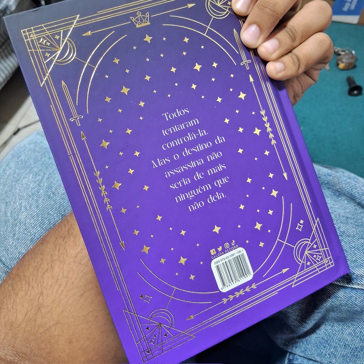 ottoc2t's tweet photo. oficialmente de recesso e iniciando mais uma leitura https://t.co/GnQnlwZ13D