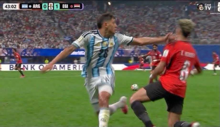 KatooMandooo's tweet photo. @giraltpablo Estabas aterrorizado del equipo egipcio y habías perdido toda esperanza. Lograron la victoria con la ayuda de la FIFA y el árbitro. https://t.co/jRbZnvzf7i