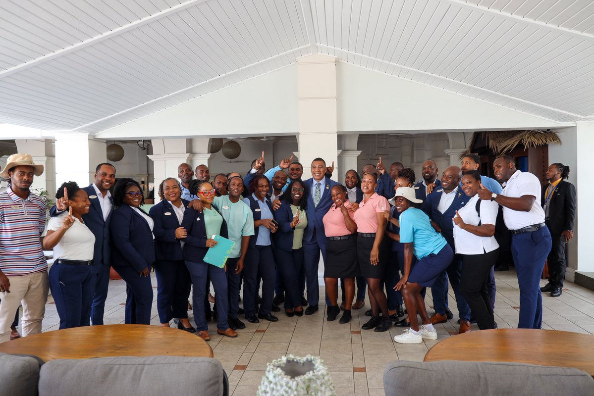 AndrewHolnessJM's tweet photo. Took some time to meet with Jamaican workers currently employed at Sandals in Saint Lucia. Following the passage of the hurricane, Sandals temporarily redeployed several team members across its Caribbean properties to help ensure they remained employed while recovery efforts continued at home. 

It was a pleasure to connect with these hardworking Jamaicans and hear about their experiences.
