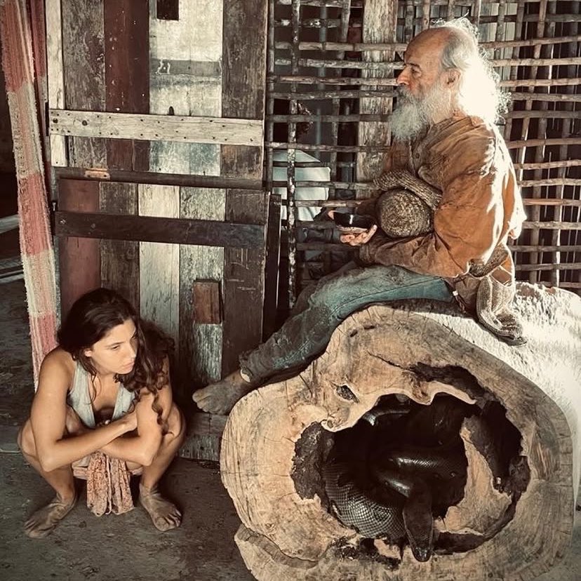 grigorisgirl's tweet photo. O texto de despedida pro Benedito, que Deus o tenha e os registros lindos da época do remake de Pantanal! Ô época boa. Sinto falta. https://t.co/Lgg2Kqq0On