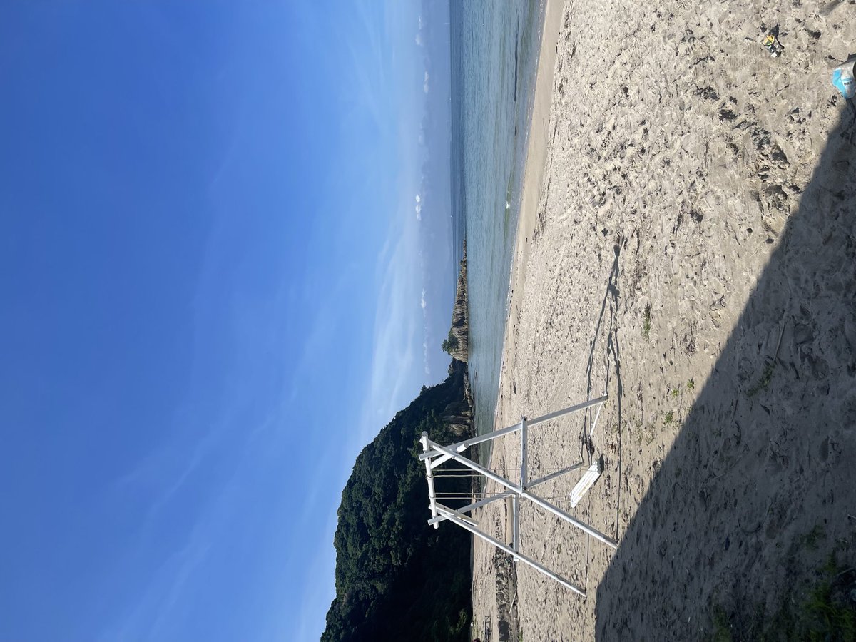 reo4467's tweet photo. 福岡に戻ってきて、住み込みで海の家で働いてるけど、山に囲まれてて電波入らんのキツすぎる💦
毎日海気が狂いそうww https://t.co/vAuaBwEgpY
