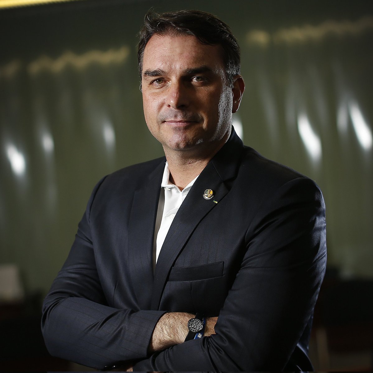 bralternativo_'s tweet photo. 🚨🇺🇸🇧🇷 Senador de Oklahoma, Shane Jett, declara apoio a Flávio Bolsonaro após audiência nos EUA e afirma que o governo Lula usa as tarifas para atacar a família Bolsonaro.

Jett também criticou Alexandre de Moraes e o PT, disse que o povo brasileiro “merece ser livre da ditadura judicial” e afirmou torcer para que “um Bolsonaro volte ao Planalto” e fortaleça a parceria entre Brasil e Estados Unidos.