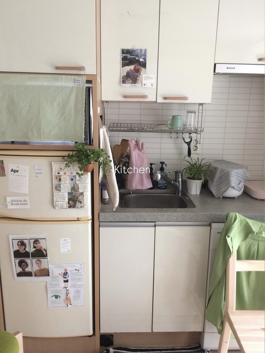 cornersandlight's tweet photo. A Korean girl's solo apartment, featuring a beautiful Korean retro natural style. https://t.co/BcsB7EYikZ
