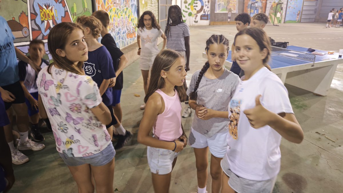 FCBQtecnic's tweet photo. CAMPUS |🏀Els àpats al campus de Balaguer són per explicar vivències i històries. I sobretot per agafar forces per la sessió de la tarda
@ciutatbalaguer https://t.co/obJpPY1ldH