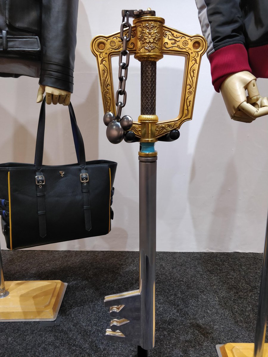 sorikudaily's tweet photo. kingdom hearts・❥・sora &amp; riku life styled keyblades at the super groupies event【ソラとリク】 https://t.co/UjvwNjfI6N