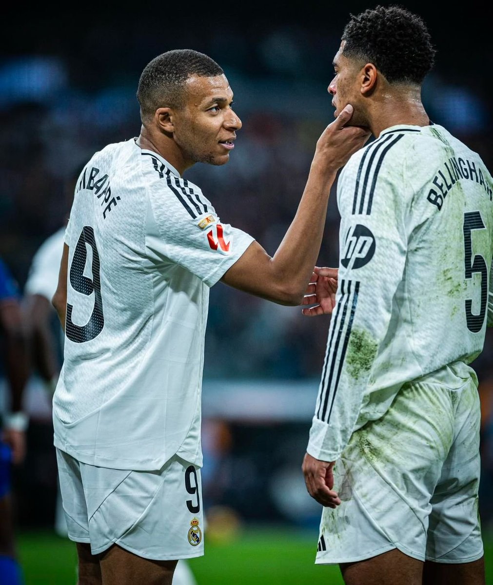 MADRlDISTAS's tweet photo. Seguinte, um de vocês dois vai ter que salvar a gente, o mal não pode prosperar novamente.

Trabalhem. @KMbappe @BellinghamJude https://t.co/74fWbEjNcX