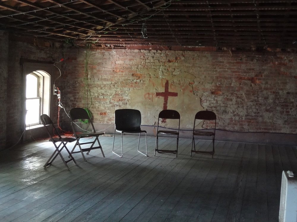 MIParanormalYT's tweet photo. 🏚️ Prospect Place – Trinway, Ohio 👻

Behind the elegant walls of Prospect Place lies a history that refuses to stay buried.

Built in 1856 by abolitionist G.W. Adams, this 29-room mansion served as more than a family home. It became a refuge along the Underground Railroad, where freedom seekers risked everything in pursuit of a new life. But decades of hardship, loss, abandonment, and decay have left many wondering if something else still lingers within its walls.

Today, Prospect Place has earned a chilling reputation as one of Ohio's most haunted locations. Visitors report hearing footsteps echo through empty halls, whispers from unseen voices, doors moving on their own, shadow figures watching from dark corners, and the unmistakable smell of cigar smoke with no one in sight. Many investigators believe the spirits here aren't simply passing through—they've never left.

Is the activity tied to the mansion's powerful history... or are darker forces hiding in the shadows?

Would you dare spend the night here? 👀💀