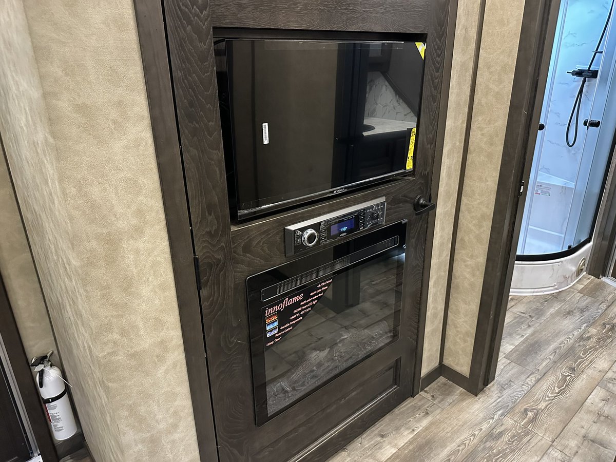 LakotaTrailers's tweet photo. NEW✨ 2027 Bighorn with Corner Entertainment that converts into Wardrobe!! 🤩 

This one has 18’ living quarters, a 12’ slide-out with dream dinette and (optional) entertainment recliners, a front kitchen, and other 🔥 options. 

https://t.co/CmDblsVz8d | #LTANewEra https://t.co/jyk86YXQ4r