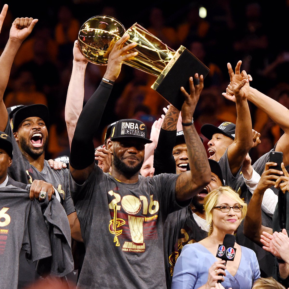 Covers's tweet photo. LeBron James Next Team Odds via @DKSports 📈

▪️ Cleveland Cavaliers -130
▪️ Miami Heat +500
▪️ Golden State Warriors +500
▪️ Philadelphia 76ers +600
▪️ Minnesota Timberwolves +2000
▪️ New York Knicks +2500
▪️ Denver Nuggets +2500
▪️ Washington Wizards +3000
▪️ San Antonio Spurs +3000
▪️ Los Angeles Lakers +3000
▪️ Dallas Mavericks +4000
▪️ Indiana Pacers +5000
▪️ Boston Celtics +5000