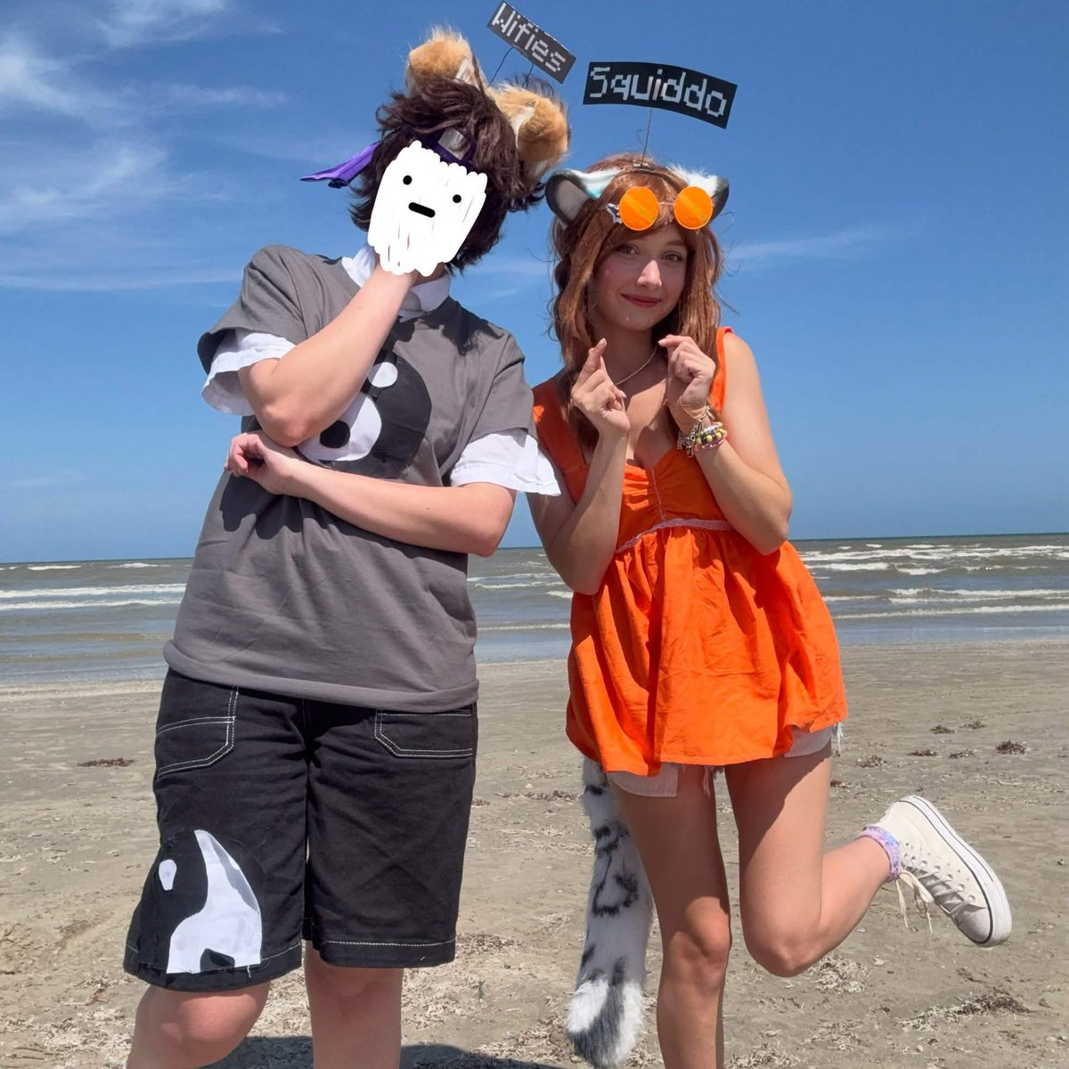 Merpn23__'s tweet photo. ME and @hymngel cosplayed @cloudycloudye ‘s summer squiddo and Wifies design!!! At the beach… 

It was hot out 

.
.
.
#scaredycatduo #squiddo #wifies https://t.co/yUqQ8i0Pgg