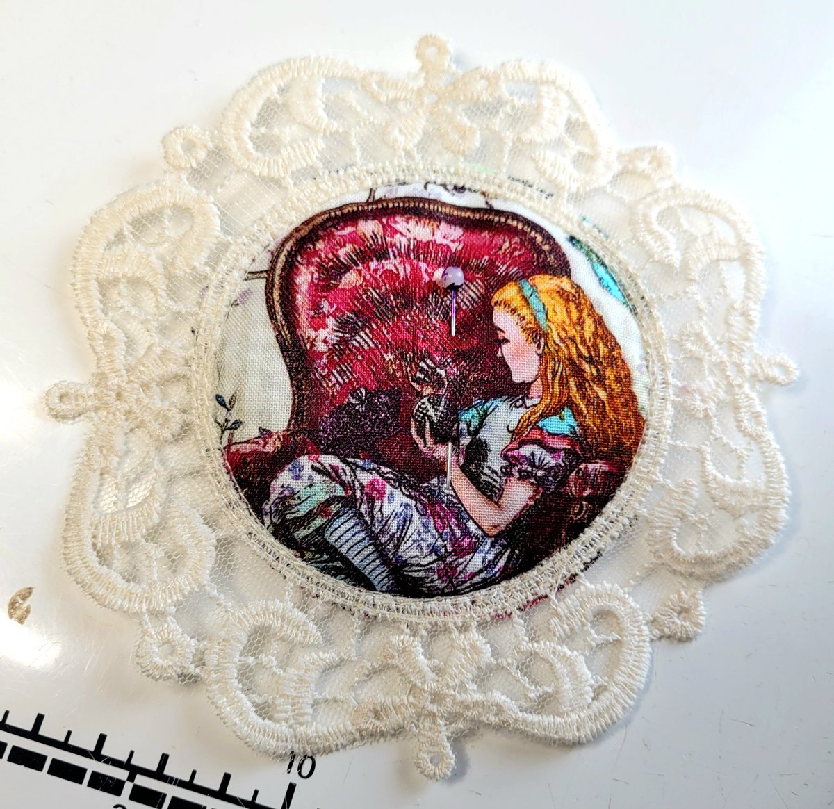 candymoon163's tweet photo. おはようございます❀ 𓂃𓈒𓏸

モチーフ制作中🩷(˶ᐢ ᵕ ᐢ˶)🩷
 #がま口工房飴月  #朝活 ☀️🌱 https://t.co/50XcfPBDEk