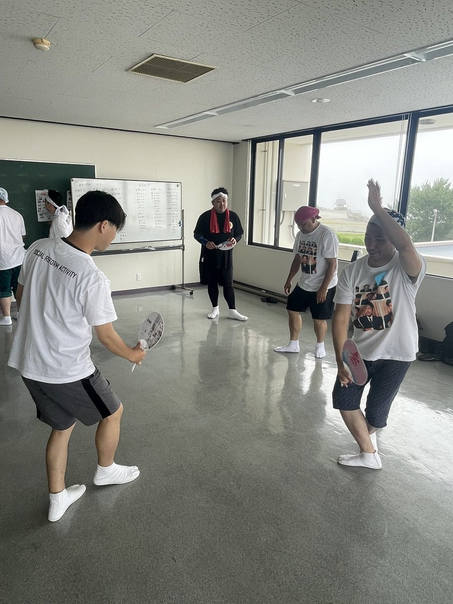 de_la_barg's tweet photo. 7月26日(日)大和あわおどり出演に向けて🔥
情熱クラブの阿波踊りチーム【艶舞連】の合宿稽古がありました🇯🇵🪈
まだ結成して一年程ですが日々スキルアップ目指して頑張ってます✊
是非、応援よろしくお願いします🙏✨
#神奈川大和あわおどり #情熱クラブ #艶舞連 #阿波踊り
https://t.co/UzCjXdKnWH https://t.co/kuiO0F8lNc