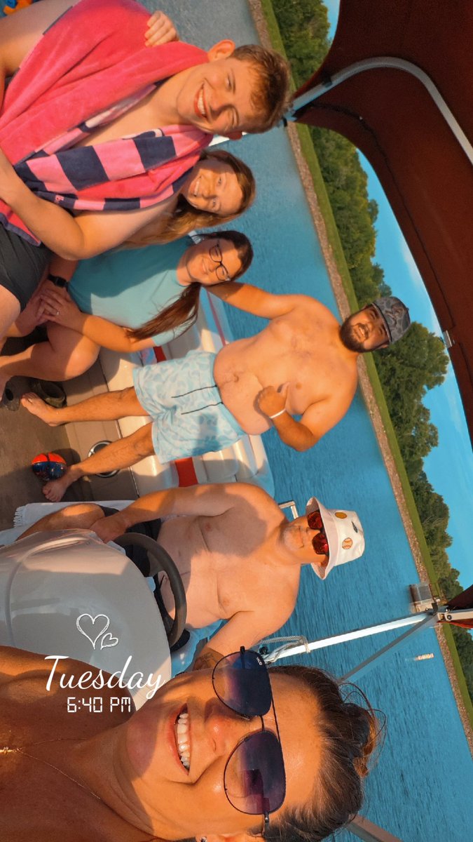 AEBOLIN77's tweet photo. Sweet summertime #lakelife https://t.co/z7f1YWLbvj