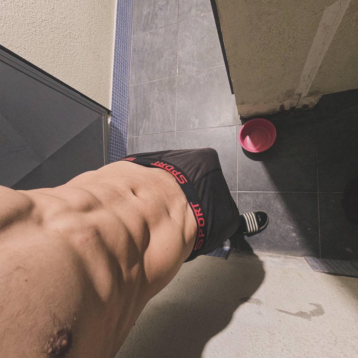 sam_my193's tweet photo. Te lo dejo a tu imaginación… porque este cuerpo, esculpido como obra de dioses griegos, no se explica, se desea 😏🔥

Instagram
https://t.co/EXUjhJ0ldn

Telegram:
 https://t.co/e0xrEE1XMy

#cuerpofit #deseo #tentacion #gymlife #atraccion https://t.co/BWdyBLVD0v