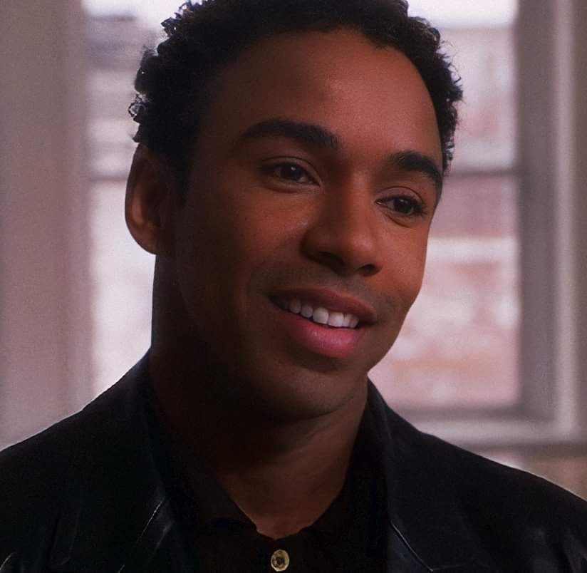 HansomRansom4's tweet photo. Happy birthday Allen Payne. #allenpayne #actor #newjackcity #jasonslyric #bluehillavenue #thewalkingdead https://t.co/CyCOfEdVJH