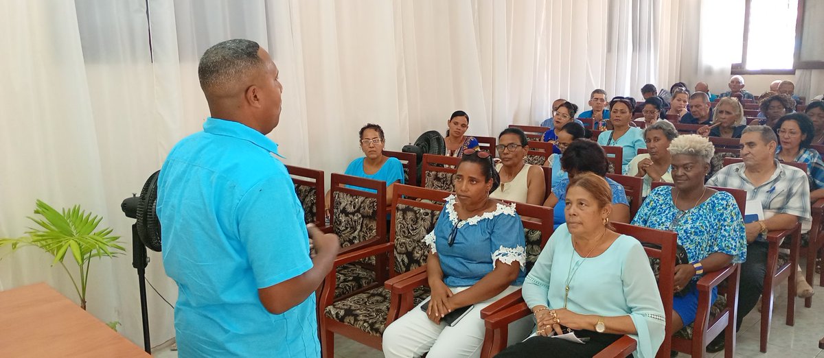 nancyguantanamo's tweet photo. @Educa_Gtmo @CubaMined @DiazCanelB @romero_tam56484 @naimatrujillob Excelente jornada https://t.co/ijPnI7uRQq