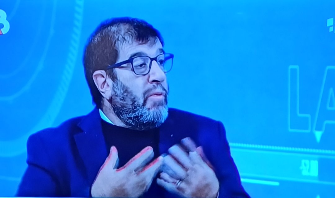 JavierCruz_uy's tweet photo. Pereira haciendo gárgaras con el 2,5% de aumento, que es el más mayor de los mayores, por encima de todos los aumentos de los aumentos..., y que en el gobierno anterior ñañañaña

Fernando, estás aumentando $ 500

D E J A T E  D E  J O D E R https://t.co/QcK2kj7UTr