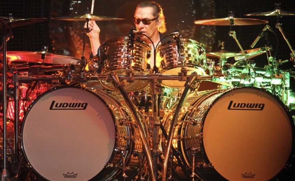 HairMtlMessiah's tweet photo. Alright Degenerates! 

Better drummer, Tommy Lee or Alex Van Halen?

Lets her it! 

It ain’t easy being Sleazy! #JLoS https://t.co/fcuL2MsdOT