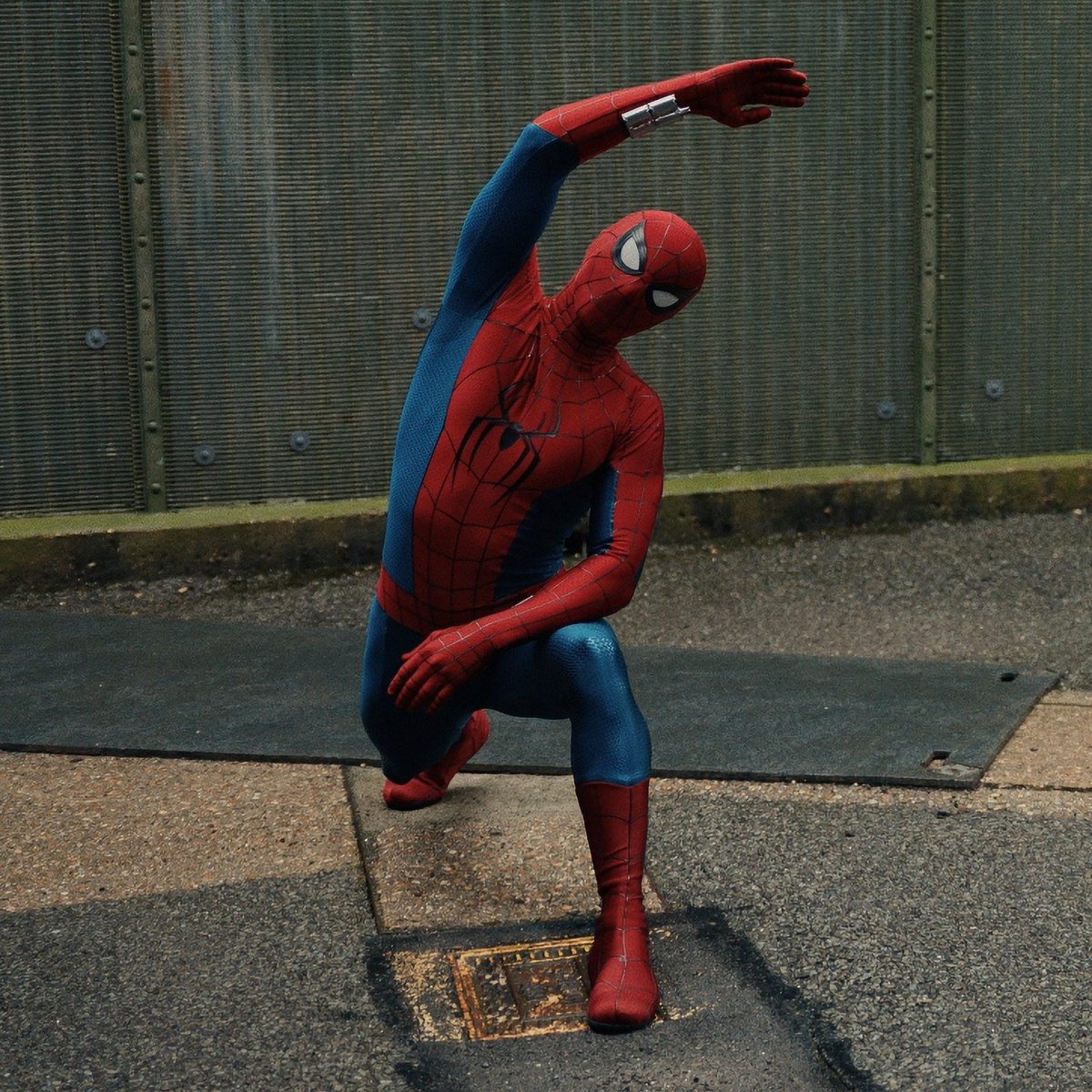 aranhaversobr's tweet photo. Tom Holland sobre o que torna o Homem-Aranha tão popular.  

“Se você perguntar a qualquer criança qual é a sua cor favorita, vai ser vermelho ou azul. E ele tem os dois.”

🗞️ :  https://t.co/LWgNnnvFoe
• 
. https://t.co/98zu0RTd3M
