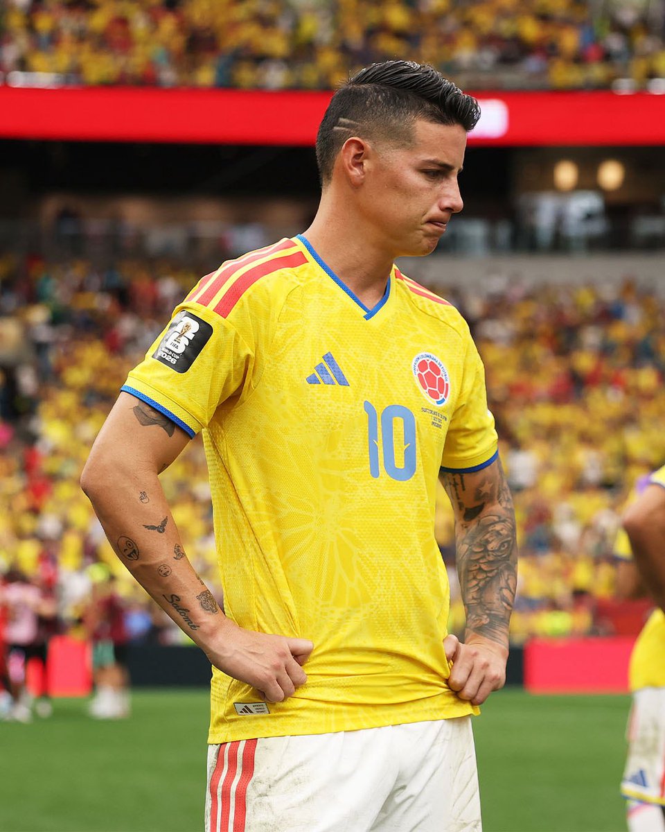 Alexander10per's tweet photo. 👏🏻🔟🇨🇴Gracias, crack. 

La vida te debió un título con la selección, no fue en esta vida. 

JAMES DAVID RODRIGUEZ RUBIO https://t.co/bYS4VBEkUW