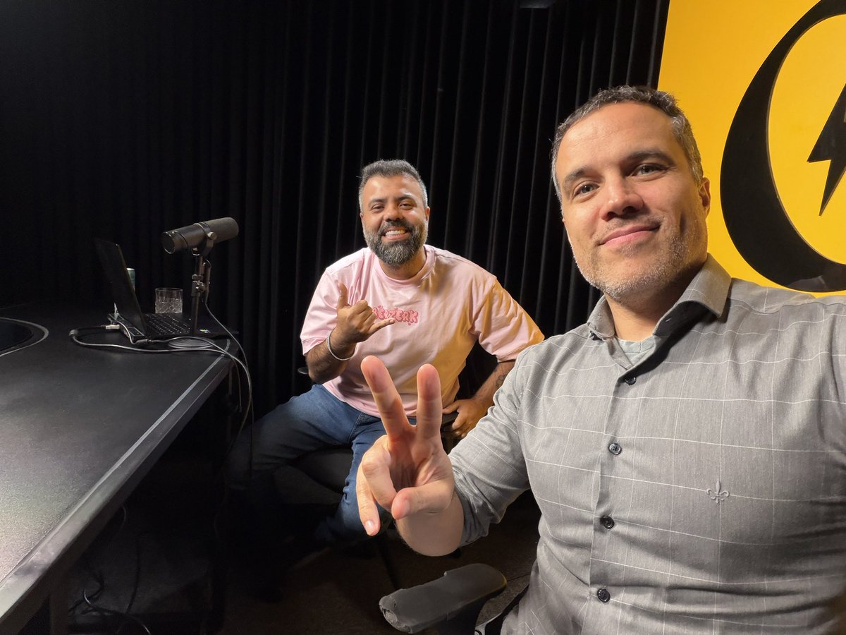 FMouraBrasil's tweet photo. Flow News NO AR: https://t.co/aXgPdLP2XR.

Falando de tudo e todos, com Igor Coelho.

Assista. https://t.co/Lvcp1lhGYr