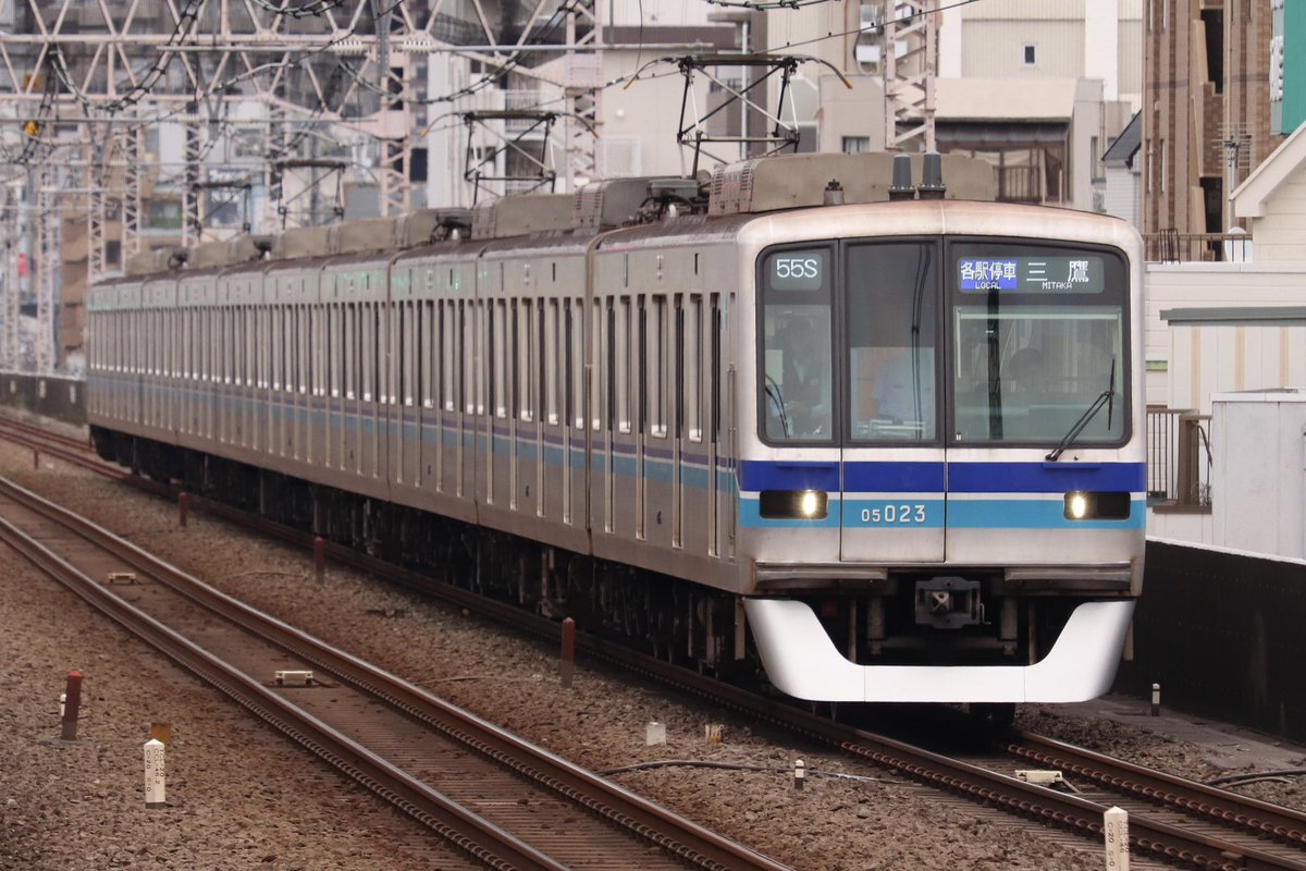 Htrain4063's tweet photo. 昨日の収穫④

1423B E231系ミツB26編成
1515Y 05系05-119f
1555Y 05系05-123f
9366M E235系ミツB31���成 https://t.co/ehbfxTuVi7