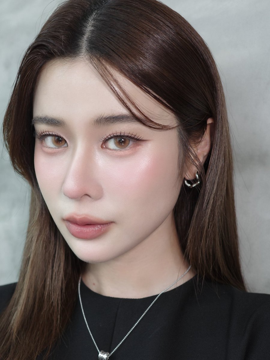 9779us's tweet photo. Ooooh glassy✨💎. More from makeup hair and style for Kao at her Dara appearance. 

//My style :  @Kaosupassara9 ✨
Hair : @.spophair 💈
.
@.02.03.199x 
.
#first_makeup 
#supassra_sp #เก้าสุภัสสรา 
[first_make_up IG, July 7, 2026] https://t.co/oPSAUOf1TB