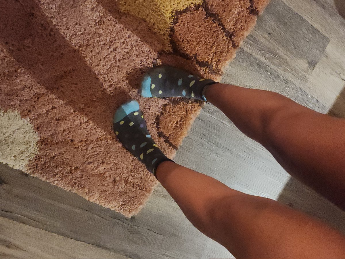 AquaticaAbuse's tweet photo. New piggies who pay big are the best, I love to smash their cute little faces with my new socks
#findom #paypig #pig #feet #sissy #training #sissystraining #bdsm #domme #toes #socks #crewsocks #fuxkyou https://t.co/pQWJ8wsQhj