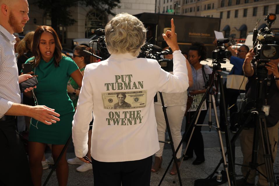 Forbes's tweet photo. Treasury Department Ditches Obama-Era Plans For Harriet Tubman On $20 Bill
https://t.co/me9zR5D3d4 https://t.co/LBNYQX94l0