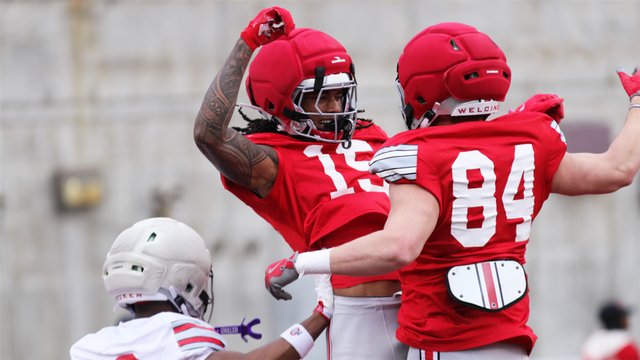 Bucknuts247's tweet photo. Chris Henry Jr. is among the nearly 30 #Buckeyes who are not in EA Sports College Football 27.
https://t.co/tsj4Lff5pA https://t.co/S7stY4RqNQ