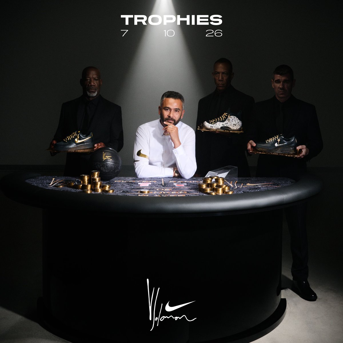 fullress's tweet photo. Victor Solomon x NIKE "Trophies Collection - Black/Metallic Gold"が、海外 2026年 7/10 発売！ 
(ヴィクター・ソロモン ナイキ "トロフィーコレクション") [IR2076-001/IR2074-002/IR2077-001]

https://t.co/ONtZbM1lXF https://t.co/4ul8NSZpZN