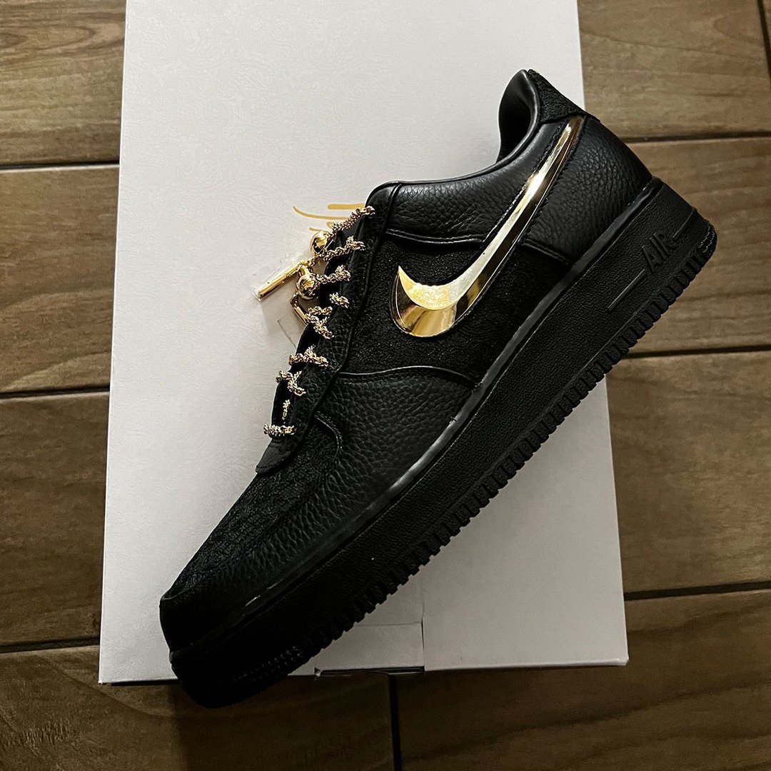 fullress's tweet photo. Victor Solomon x NIKE "Trophies Collection - Black/Metallic Gold"が、海外 2026年 7/10 発売！ 
(ヴィクター・ソロモン ナイキ "トロフィーコレクション") [IR2076-001/IR2074-002/IR2077-001]

https://t.co/ONtZbM1lXF https://t.co/4ul8NSZpZN