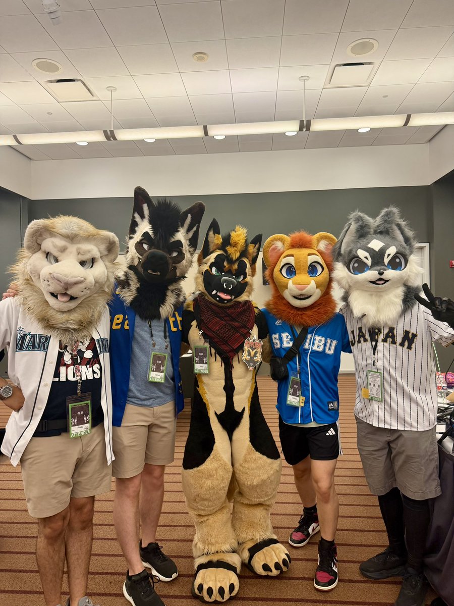 RialtoLion's tweet photo. Couldn’t have asked for a better con!! So glad I got to spend some quality time with old friends and new ones and show my special yeen around his first AC ☺️ See y’all next year!
#anthrocon https://t.co/NqLTezhHU1
