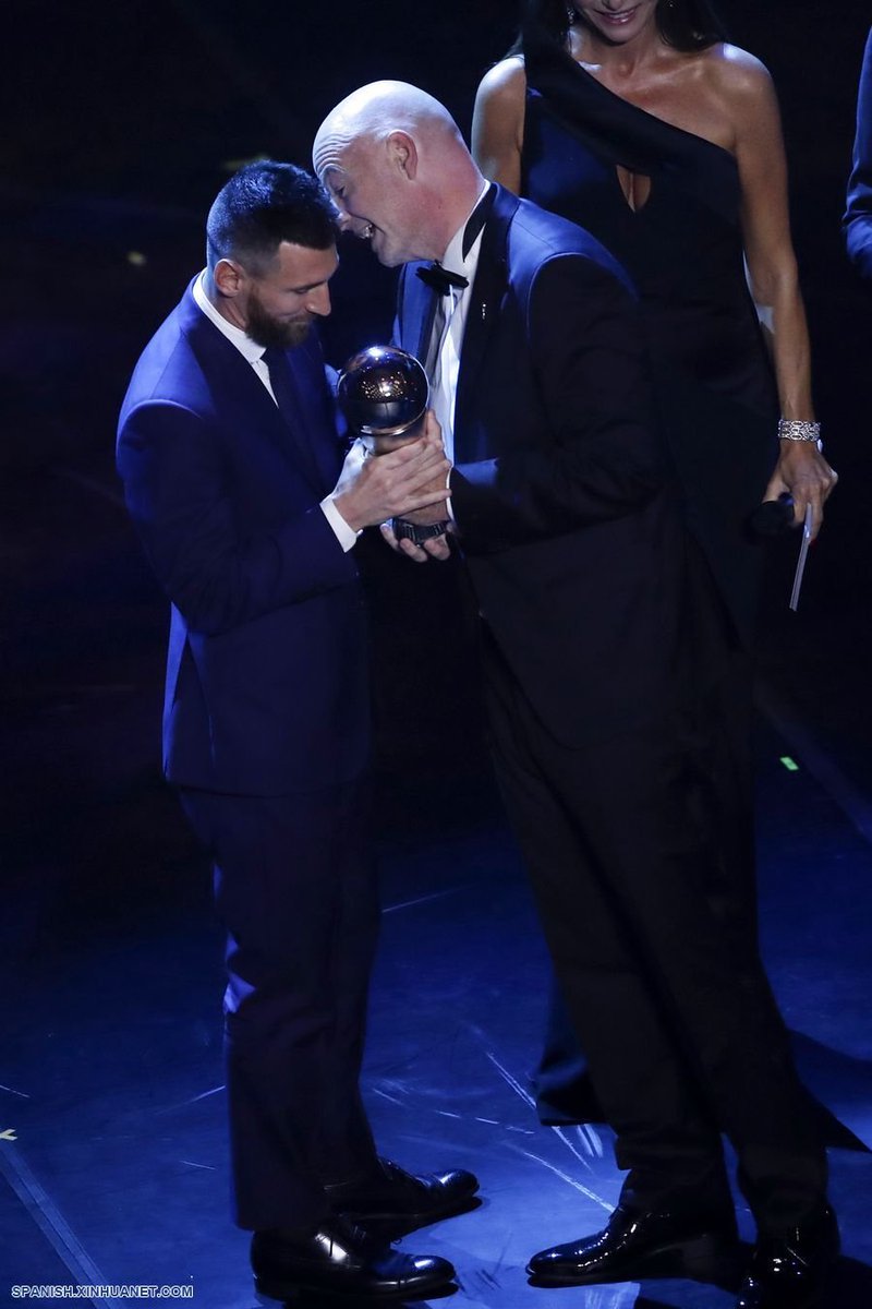 EmilioVallejoRL's tweet photo. Joseph Blatter es un ejemplo de honestidad e integridad a lado del corruptazo de Gianni Infantino.

Tras el robo a Egipto, es urgente una investigación a nivel penal, administrativo y deportivo en contra del Presidente de la FIFA.

Resulta extremadamente sospechoso que se levantara arbitrariamente la sanción al jugador estadounidense por exigencia de Trump, el clarísimo favoritismo a Messi y Argentina, sin mencionar que a México no se le retiró la sede mundialista a pesar de la pésima organización y la creciente inseguridad.

Pudo haber sobornos de por medio, además de oscuros intereses político-económicos.

No permitamos que el deporte del pueblo se vea secuestrado por potentados sin escrúpulos.