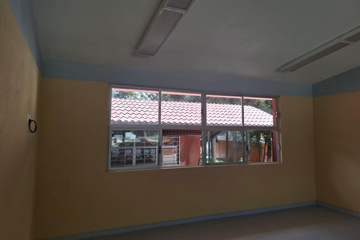 CAPCEEGobPue's tweet photo. Bajo la directriz del @Gob_Puebla, #CAPCEE avanza en los trabajos de rehabilitación de la primaria "Hermenegildo Galeana" en la comunidad de San Andrés Azumiatla de Puebla Capital, para garantizar mejores espacios para la educación en las infancias del estado.🤝
#PorAmorAPuebla https://t.co/YXeCkz1KD6