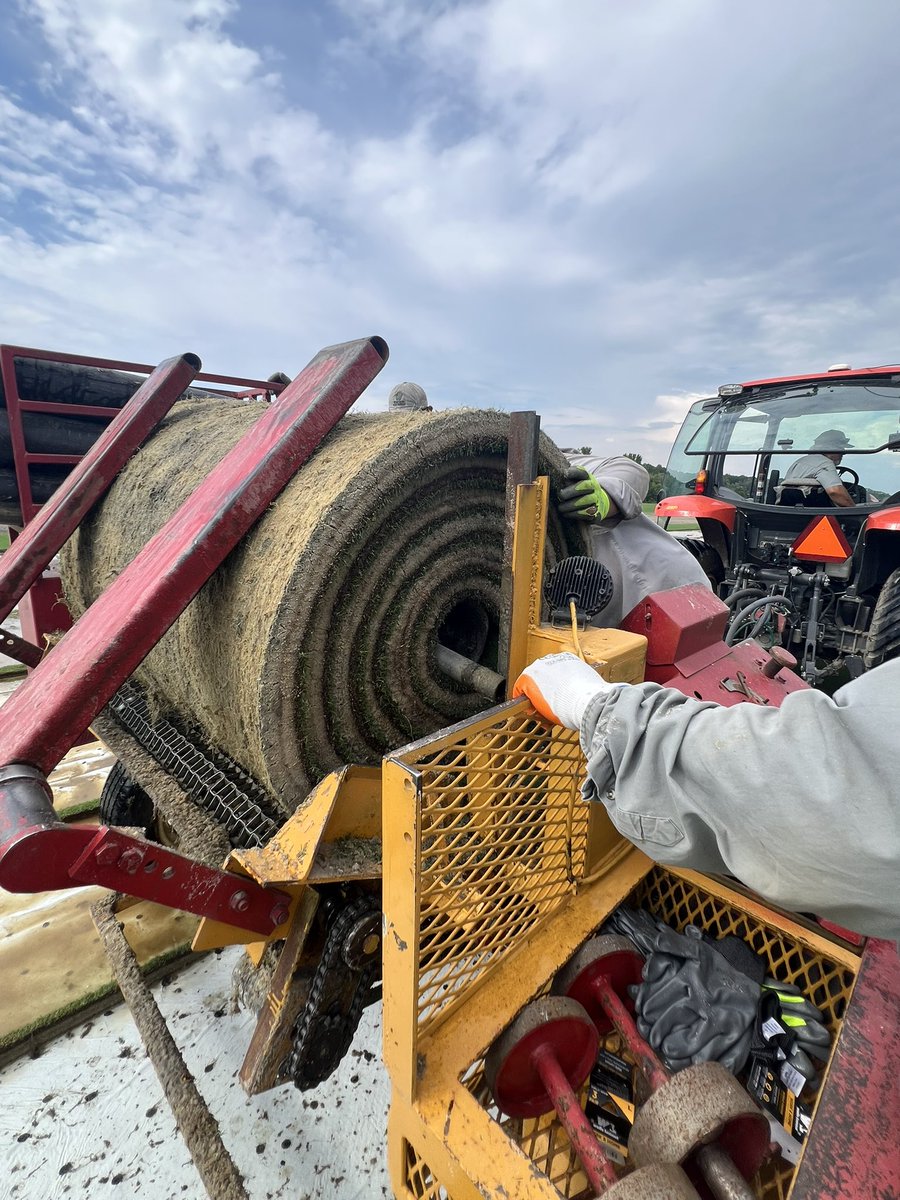 WinsteadMatrix's tweet photo. Matrix is rolling out again — with loads headed to two different locations and delivering the same trusted playability our partners count on.
Another busy day keeping projects moving and fields performing. #sodonplastic #natural #sandbase #grass #turf #loyalty @Tahoma31Bermuda https://t.co/vadLOhg82G
