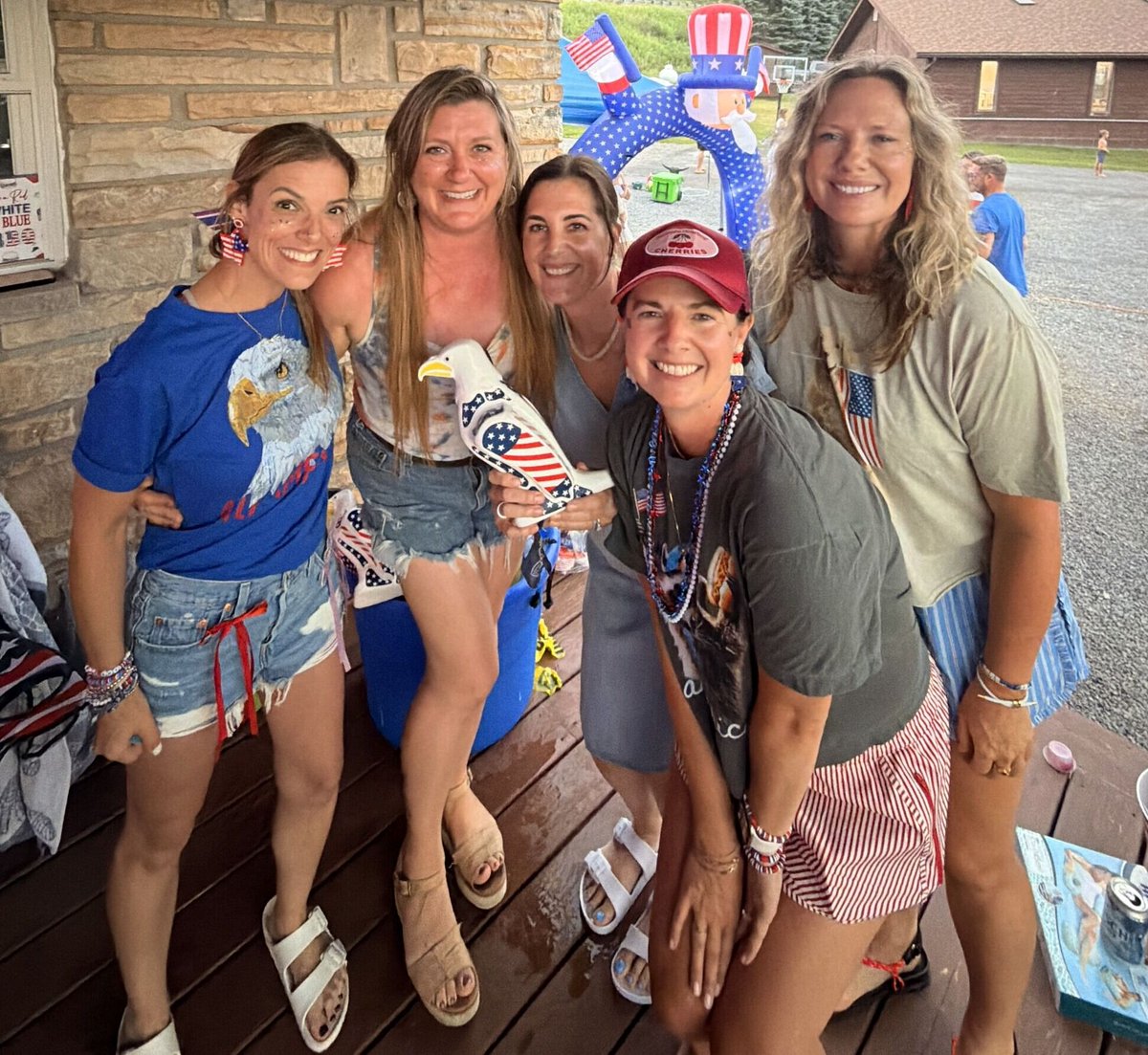 buywithbruch's tweet photo. A little late on the red, white, and blue recap, but the 4th of July weekend was exactly what I needed. I took time to put the phone down, computer away, and enjoy being home.
Hope everyone had a safe and happy 4th! 🇺🇸
#twofifty #fourthofJuly #america #DCL #deepcreeklake #bmore https://t.co/64akIHOuaE