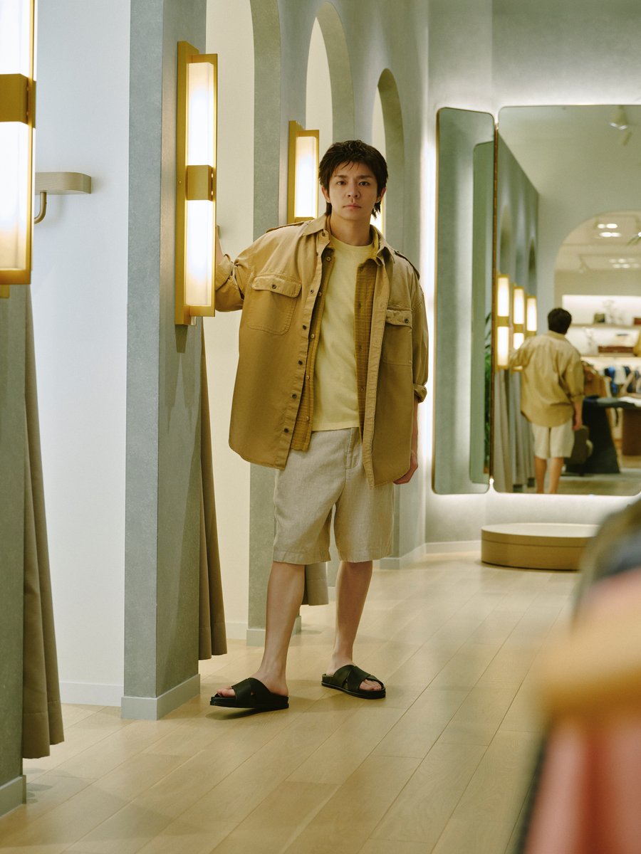 ellejapan's tweet photo. 【PR】岸優太がセレクトする「バナナ・リパブリック」の夏旅スタイル＆特別インタビューを公開！
https://t.co/rZ6GUG5lWl https://t.co/TZRT5TYujd