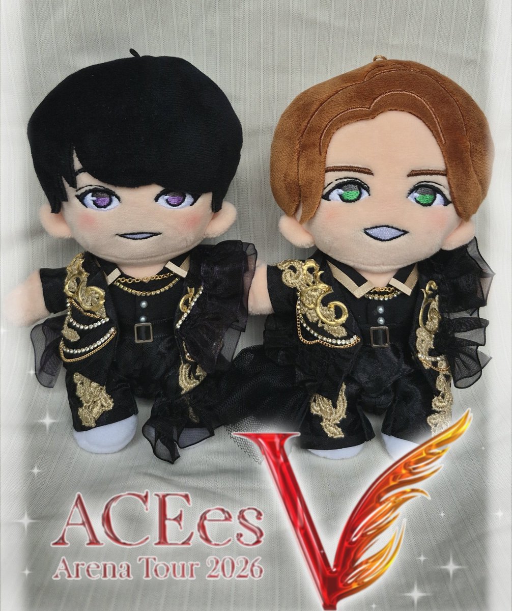 Snow_date_roco's tweet photo. ACEesの新衣装がやっとやっと出来ました💜💚
やっぱりぬいちゃんのお洋服は着させやすいし、作りやすいw
ジャガード生地にチュールフリルとオーガンジー。ゴールドの装飾もたくさん✨
それなりに表現できたかな☺️
有明までに間に合った‼️
連れてくんだぁ～🫶

#ACEes　#作間龍斗 #深田竜生 https://t.co/73uKlHOrd5