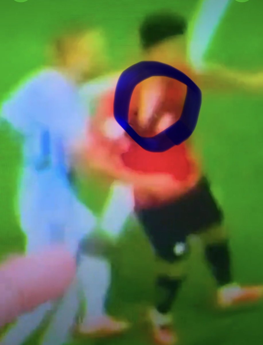 RodMuhizi's tweet photo. @T0PCORNER @FOXSoccer @kschmeichel1 Nah my guy, a potential red card is subjective they just need to be consistent!You don't give Balogun red and not Messi! 

Also if I can see the shirt pull, I'm sure VAR can almost see it in 3D! https://t.co/BDJBHFxELe
