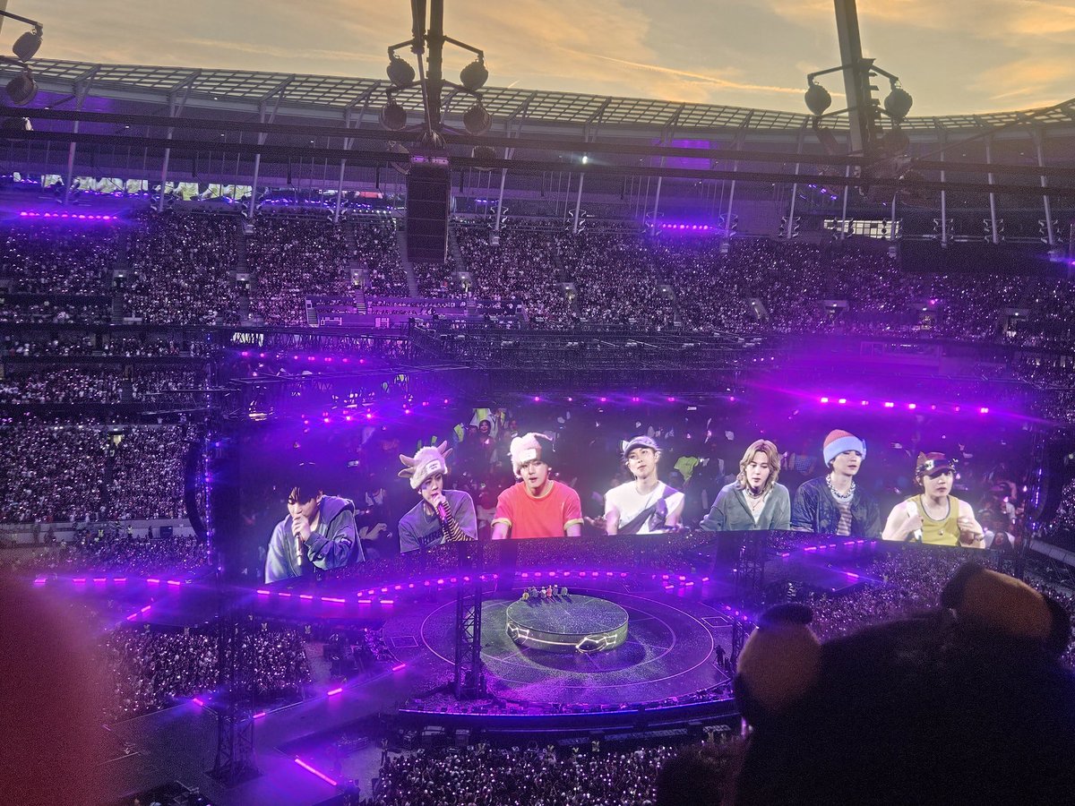 WolvesOfSpring's tweet photo. There's no bad seat when it comes to a bts concert. Was up in the 500s and had so much fun.  #BTS_WORLDTOUR_ARIRANG_LONDON https://t.co/v7qnocM27E